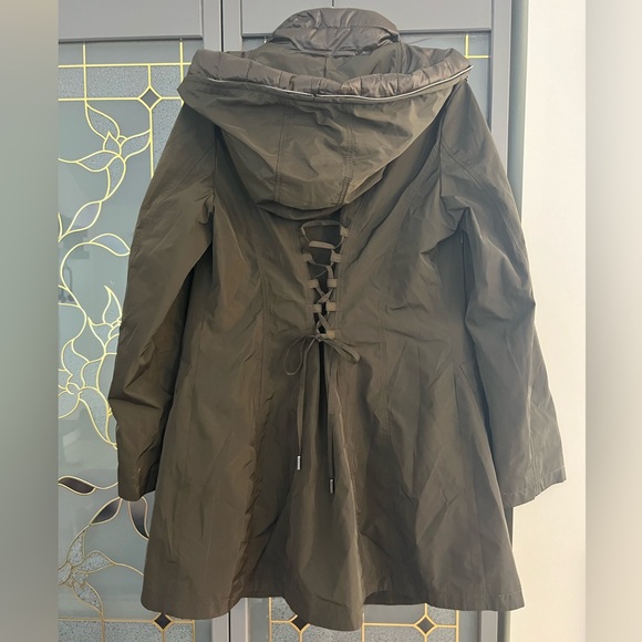 Laundry by Shelli Segal Double layered puffer/corset back hooded coat - Picture 9 of 16